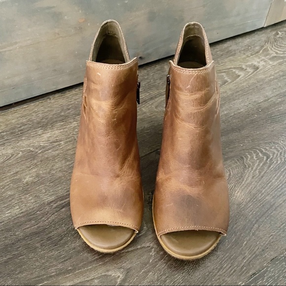 Timberland ’Glancy’ Ruched Peep Toe Boots - Picture 5 of 15